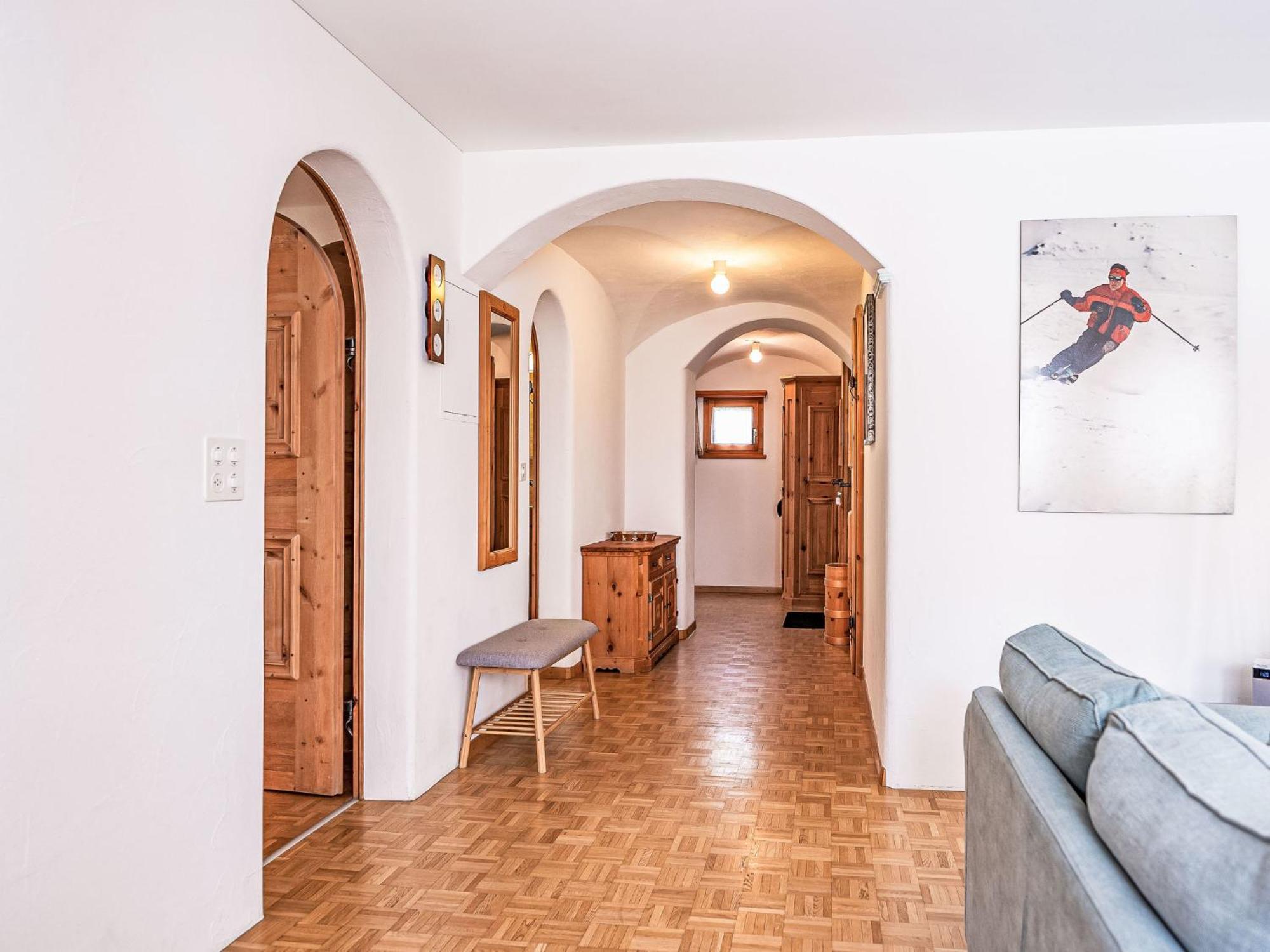 Apartment Chesa Mezzaun Zuoz Esterno foto