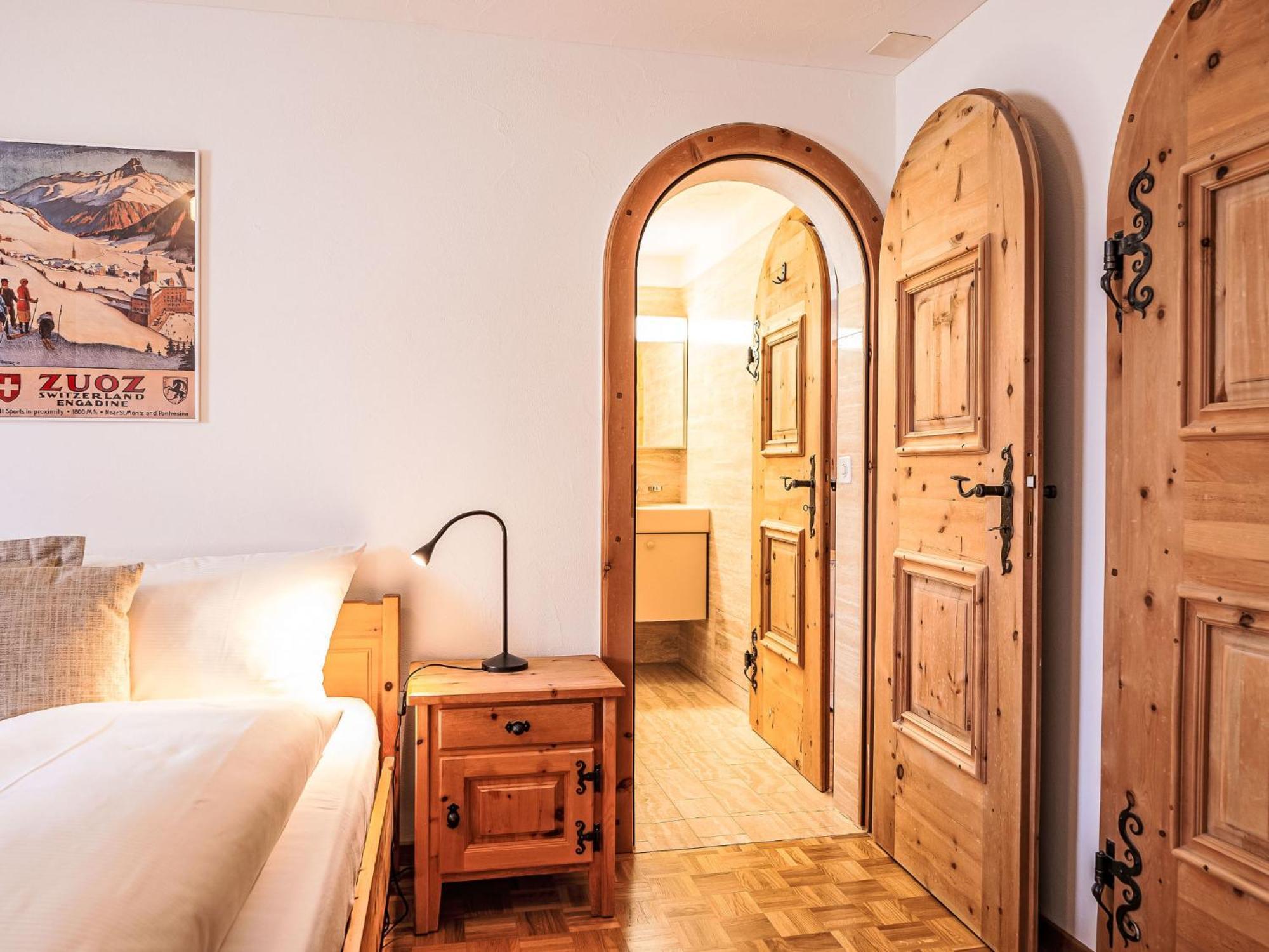 Apartment Chesa Mezzaun Zuoz Esterno foto