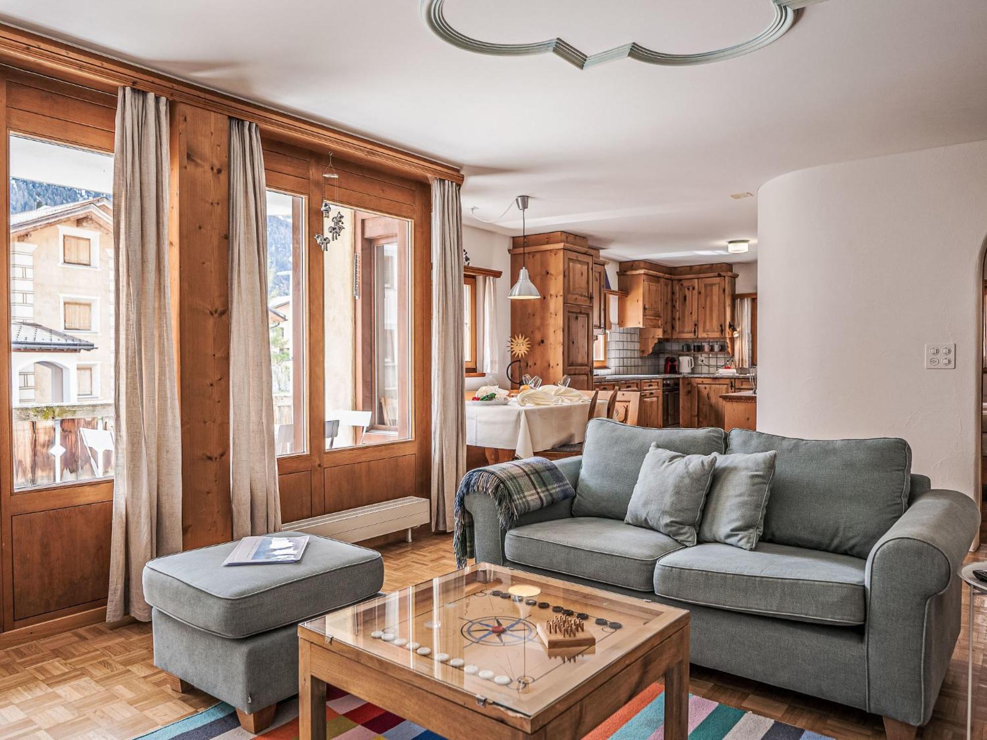 Apartment Chesa Mezzaun Zuoz Esterno foto